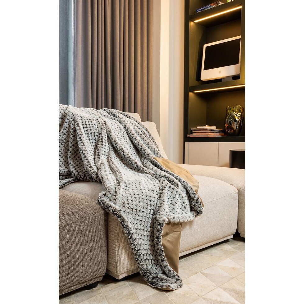 Luxe Home Decor Classic Faux Fur Throw | 1-Piece